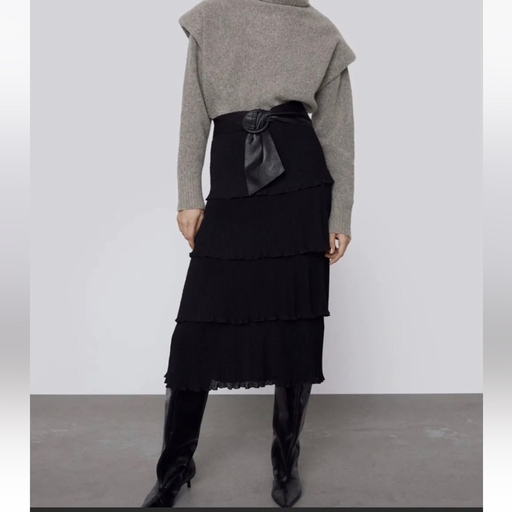 New Zara Black Tiered Ruffled Dotted MIDI Skirt Size Medium.